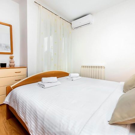 Apartments Sandra Rovinj Exterior photo