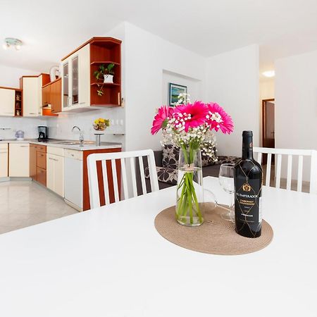 Apartments Sandra Rovinj Exterior photo