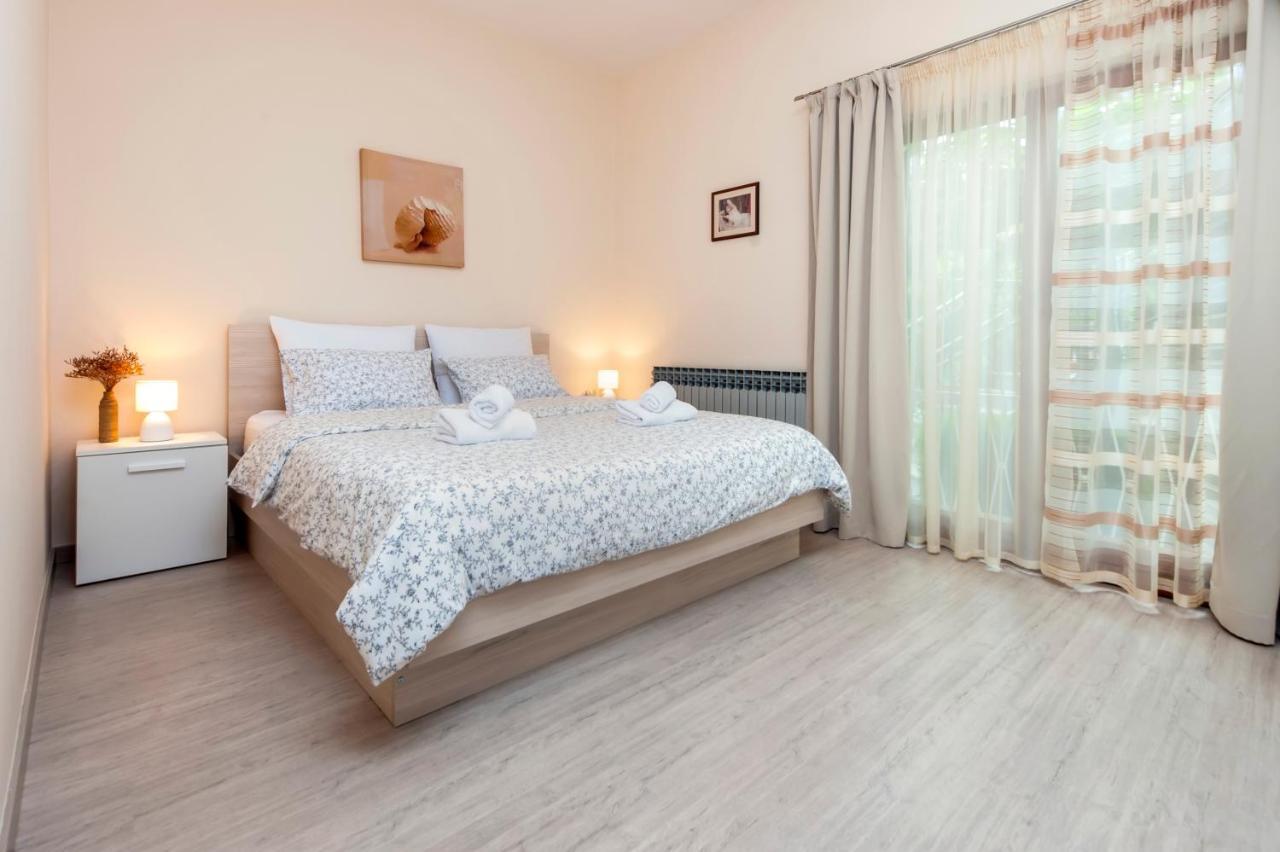 Apartments Sandra Rovinj Exterior photo