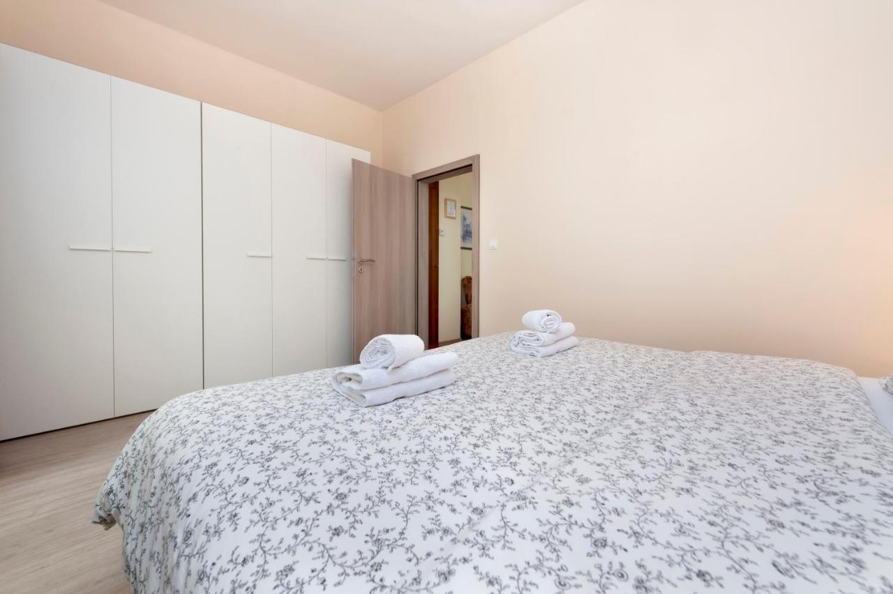 Apartments Sandra Rovinj Exterior photo