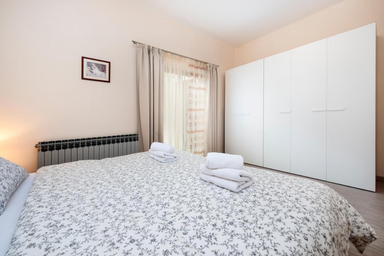 Apartments Sandra Rovinj Exterior photo