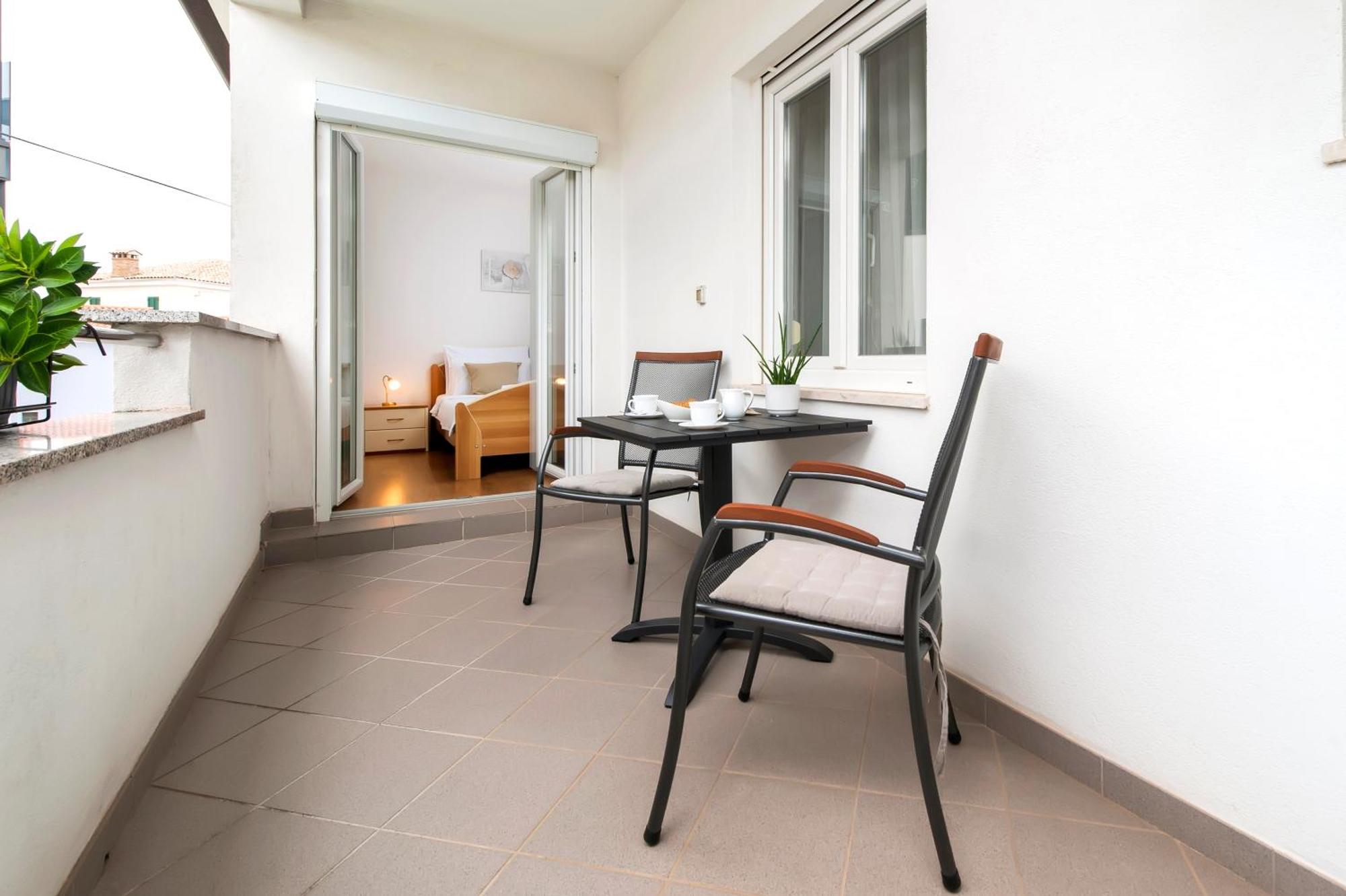 Apartments Sandra Rovinj Exterior photo